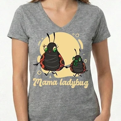 Női V-nyakú póló - Mama katica